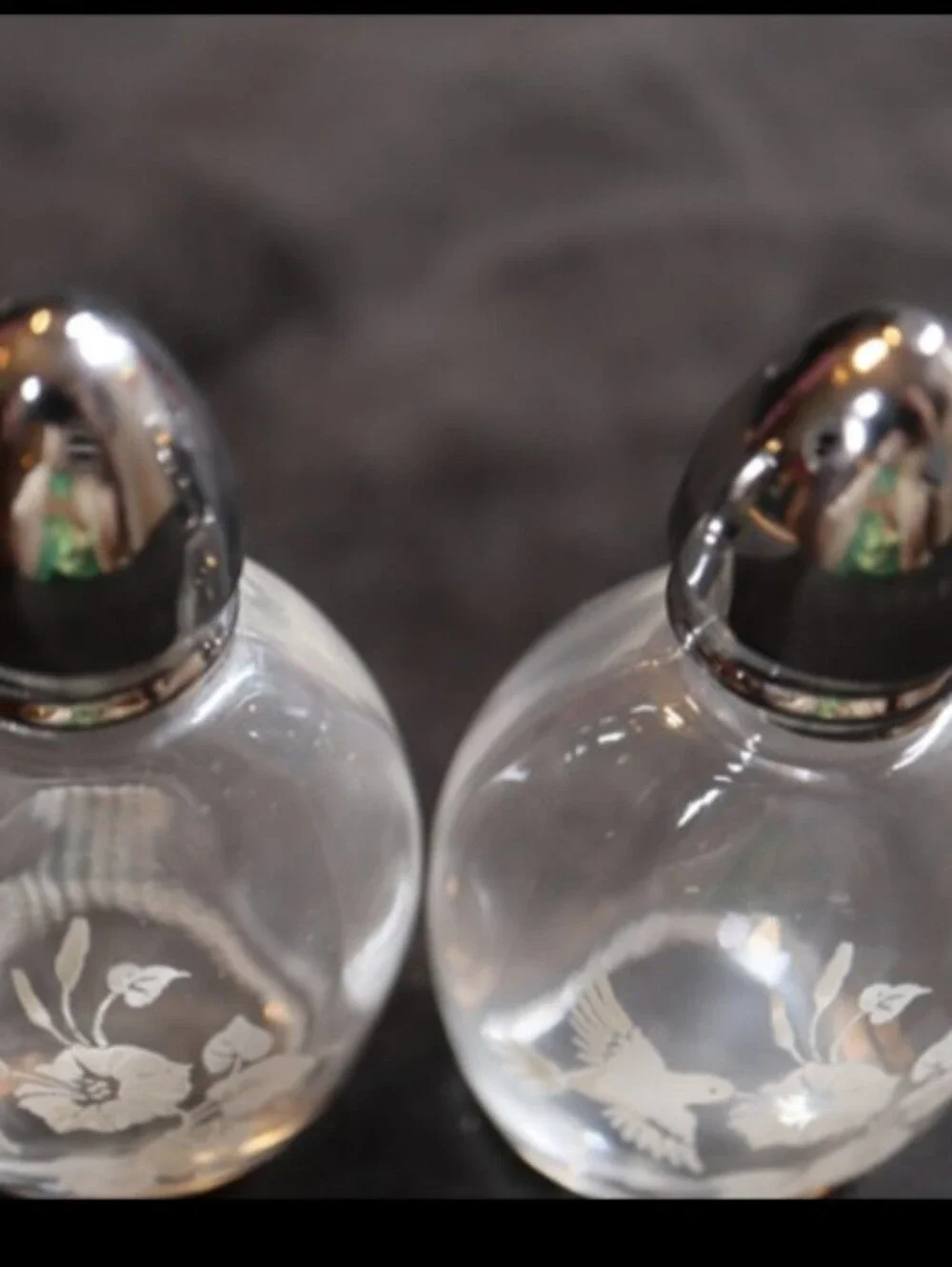 Vintage Avon 24% Lead Crystal Etched Hummingbird Salt & Pepper Shaker Set
